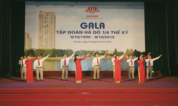 Hà Đô 1 tham gia đêm Ga la “ Tập đoàn Hà Đô ¼ thế kỷ” và nhận cờ thi đua xuất sắc của Tập đoàn