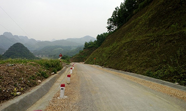 Bàn giao đưa vào sử dụng công trình Đường xã Thanh Nông - Lạc Thủy - Hòa Bình